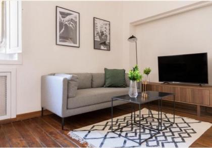 Barberini Luxury Apartment - image 16