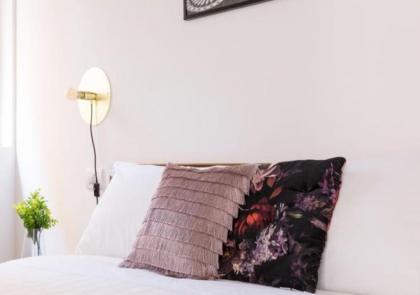 Barberini Luxury Apartment - image 2