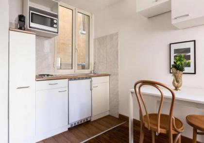 Barberini Luxury Apartment - image 5