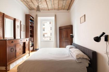 Vittorio Emanuele Large Apartment - image 13