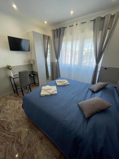 Henry Suite - image 14