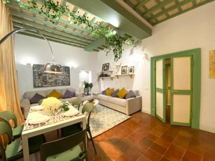 Pantheon Ancient Rome Apartment - image 13