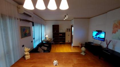 Home Sorbara Luxury Home no01 - image 27