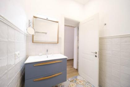 Vatican Home Elvira - image 28