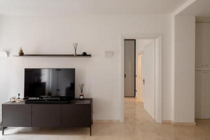 Nostromondo Basilica Apartment - image 10