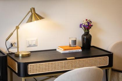 Colosseum Boutique Apartment - image 4