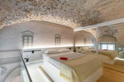 iFlat Glass and Stone Loft