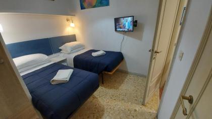 Rome Fani Room - image 5