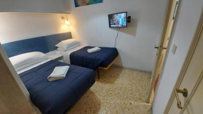 Rome Fani Room - image 6