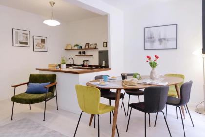 Monti Spacious Apartment 2 - image 9