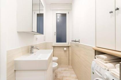 First Floor Apartment - image 10