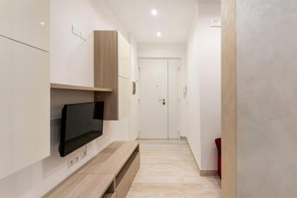 First Floor Apartment - image 11