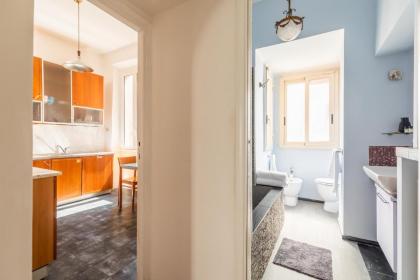 Campo de Fiori Large and Beautiful Apartment - image 14
