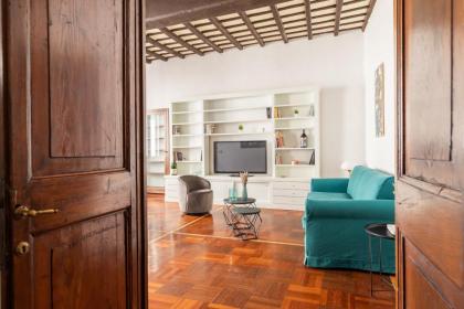 Campo de Fiori Large and Beautiful Apartment - image 8