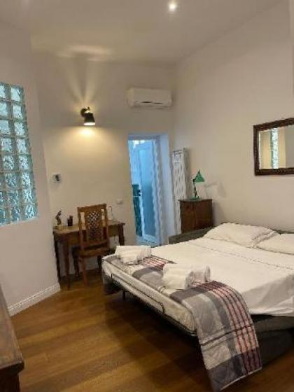 Sole Suite Apartament In The Center Of Rome - image 11