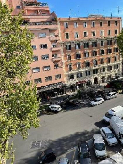 Sole Suite Apartament In The Center Of Rome - image 13