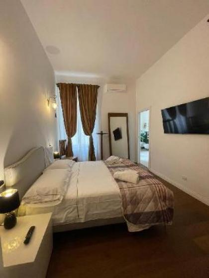 Sole Suite Apartament In The Center Of Rome - image 20