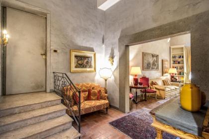 Wonderful Apartment with Balcony in Piazza Margana - image 12