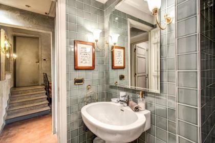 Wonderful Apartment with Balcony in Piazza Margana - image 17