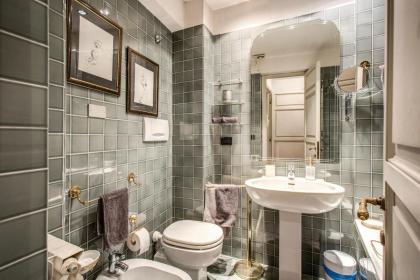 Wonderful Apartment with Balcony in Piazza Margana - image 19
