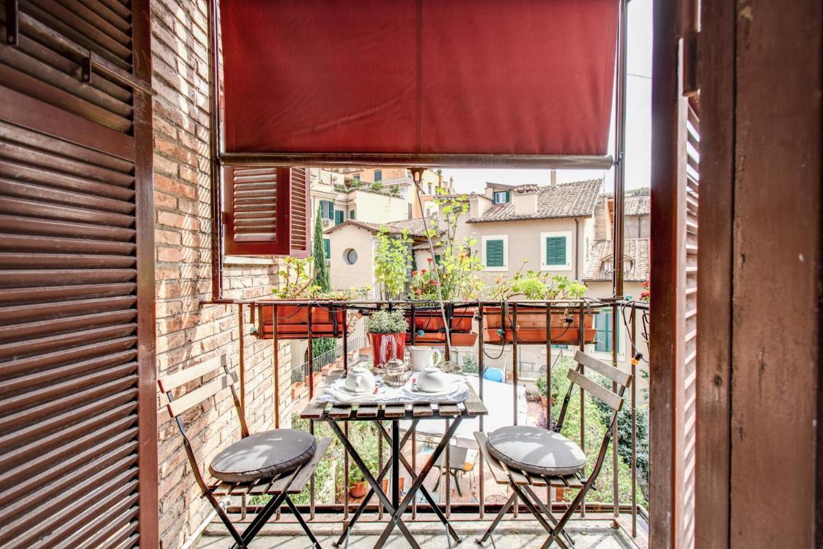 Wonderful Apartment with Balcony in Piazza Margana - image 3