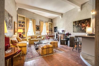 Wonderful Apartment with Balcony in Piazza Margana - image 7