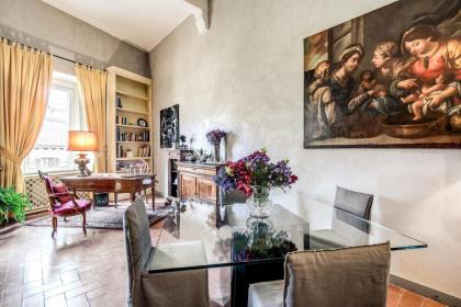 Wonderful Apartment with Balcony in Piazza Margana - image 8
