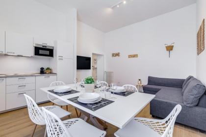 Colonna Luxury Apartment - image 20