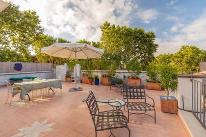 Trastevere Terrace Attic - image 12
