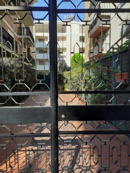 1 Bis Flat - image 9