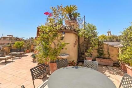 Casa Colonna by Burghesius - image 4