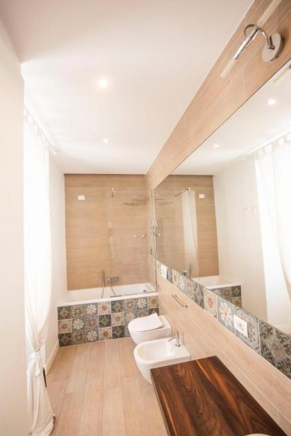 Vatican Wonderful 2BR Apartment - image 17