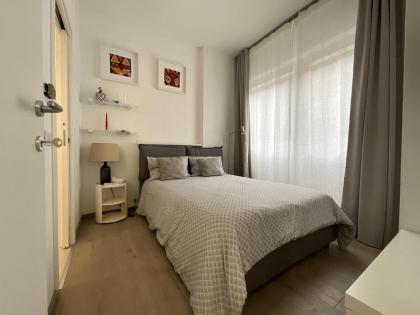 Bilocale San Giovanni design apartament - image 11