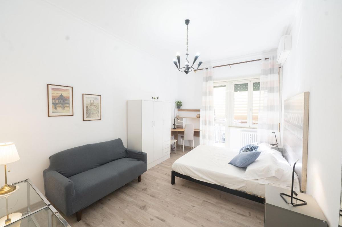 Lovely Apartment in Hip and Vibrant Pigneto - image 5
