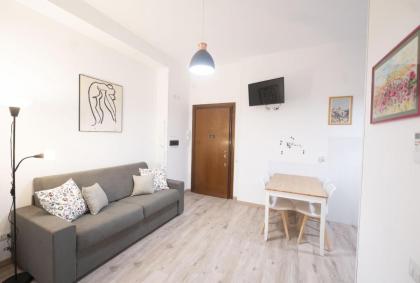 Lovely Apartment in Hip and Vibrant Pigneto - image 9