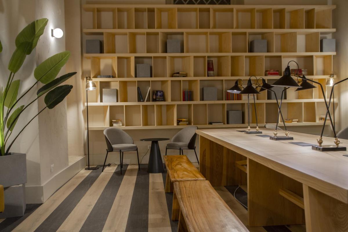 room007 Select Via Veneto - image 7