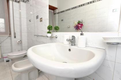 Roma Tiberius Suite - image 10