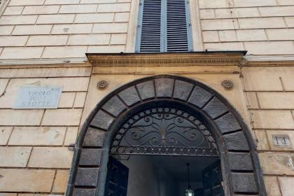 Beautiful Apartment in Campo de Fiori - image 4