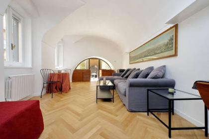 Pantheon Apartment with private terrace - image 12