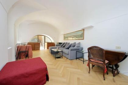 Pantheon Apartment with private terrace - image 13