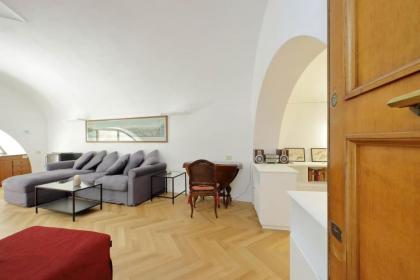 Pantheon Apartment with private terrace - image 14