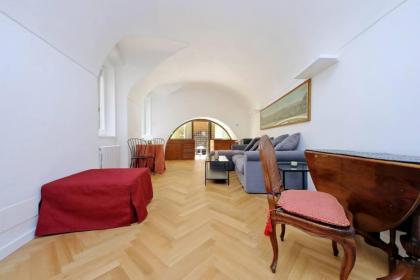Pantheon Apartment with private terrace - image 15
