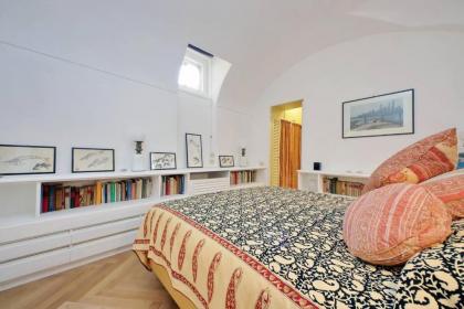 Pantheon Apartment with private terrace - image 16