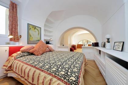 Pantheon Apartment with private terrace - image 17