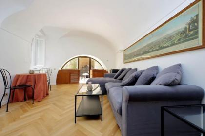 Pantheon Apartment with private terrace - image 2
