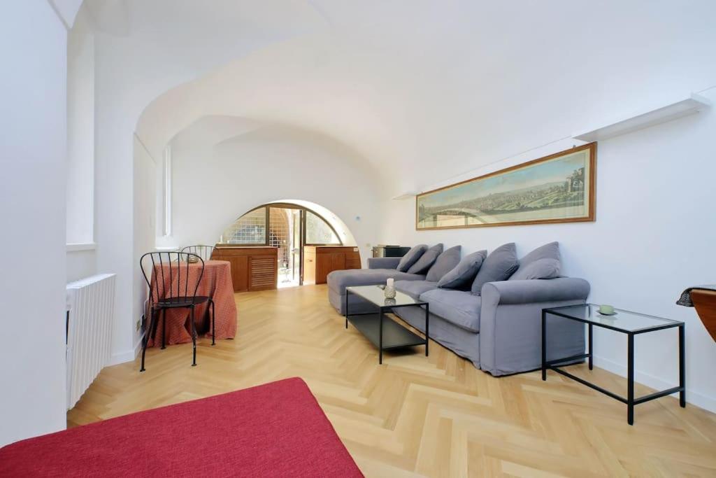 Pantheon Apartment with private terrace - image 6
