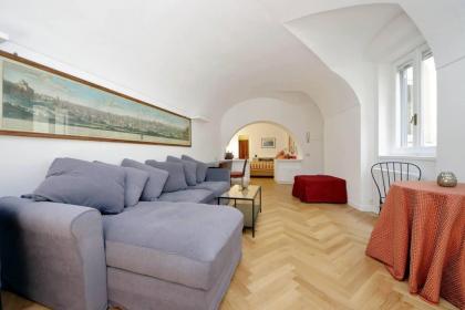 Pantheon Apartment with private terrace - image 8