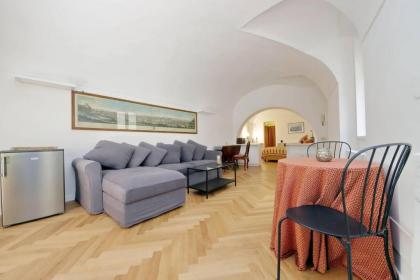 Pantheon Apartment with private terrace - image 9