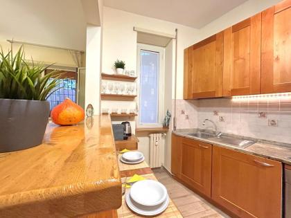 Holly Sweet Home - image 16