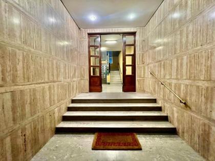 Holly Sweet Home - image 17